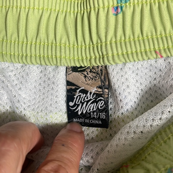 First Wave boys swim shorts. Size 14/16. Used but great condition - Picture 3 of 7